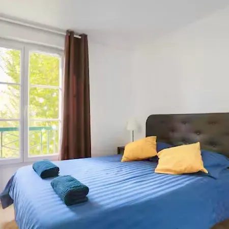 Apartment Paris & Vallee Village For 7 *